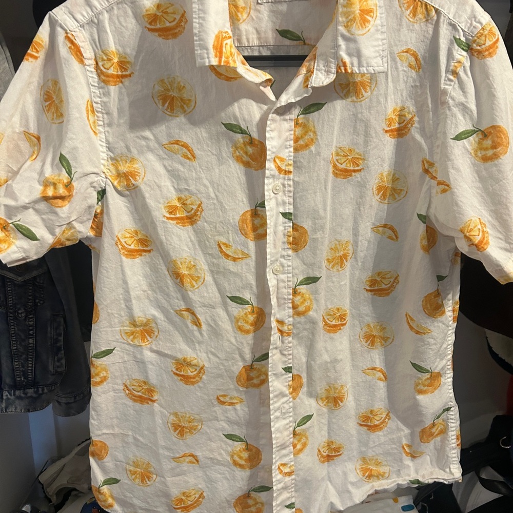 Men’s White Shortsleeve Button Down - Size Medium